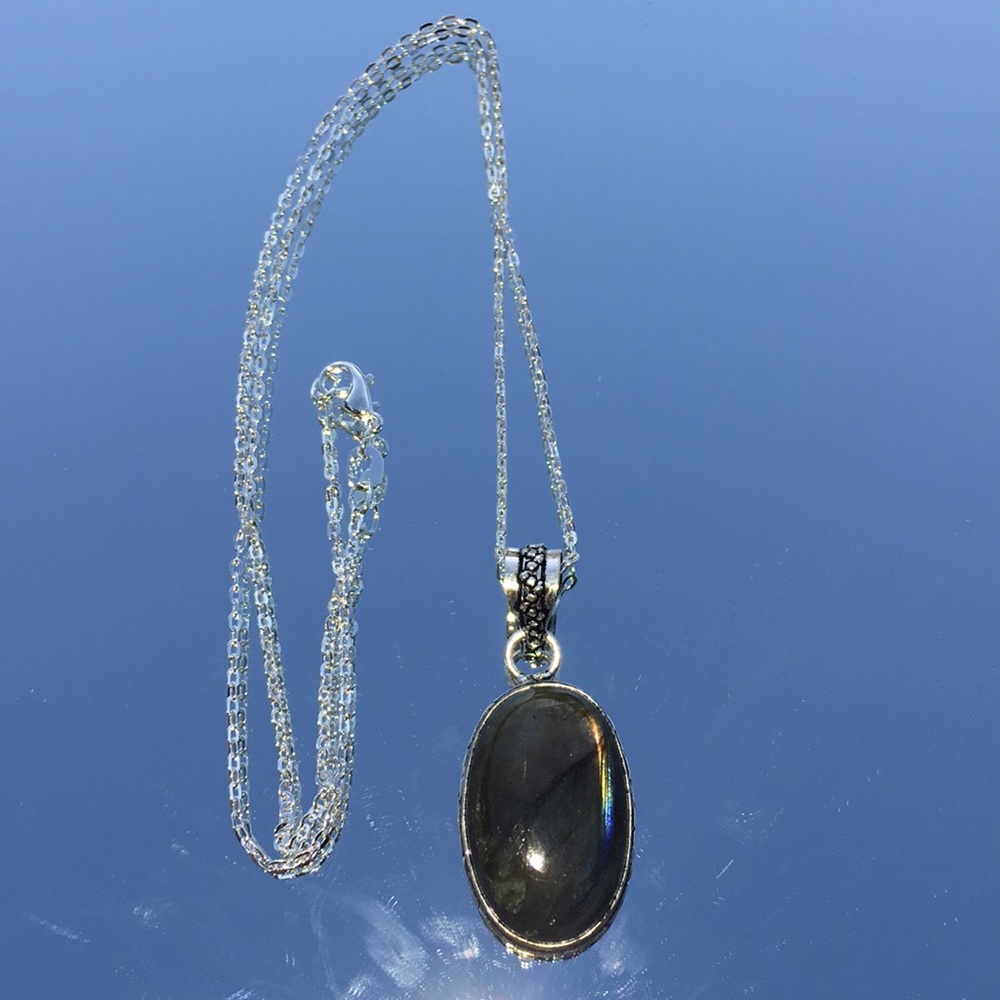 Stunning rainbow Labradorite necklace new gemstone